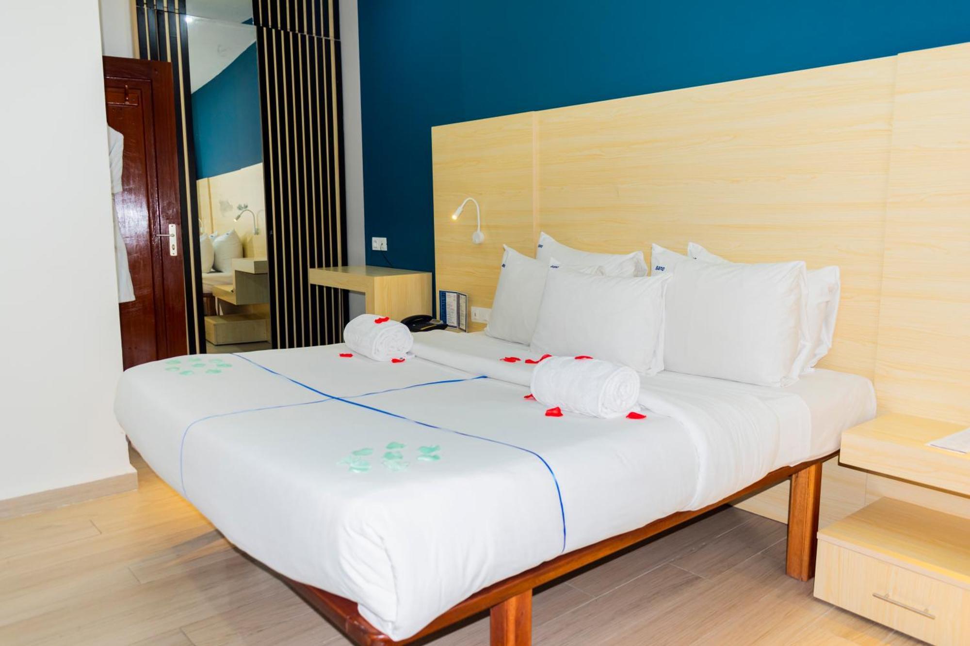 Bano Palace Hotel 두알라 외부 사진