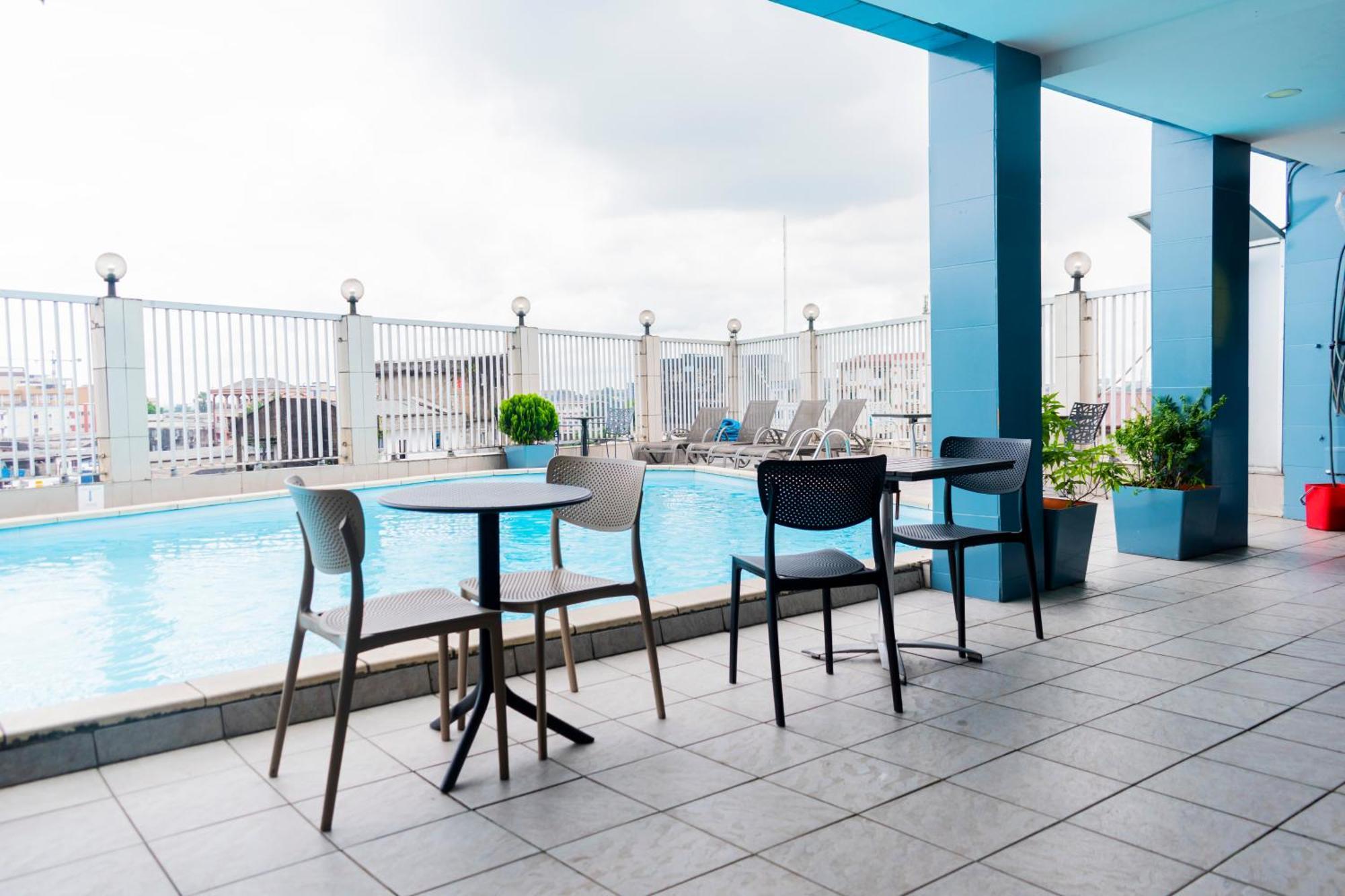 Bano Palace Hotel 두알라 외부 사진