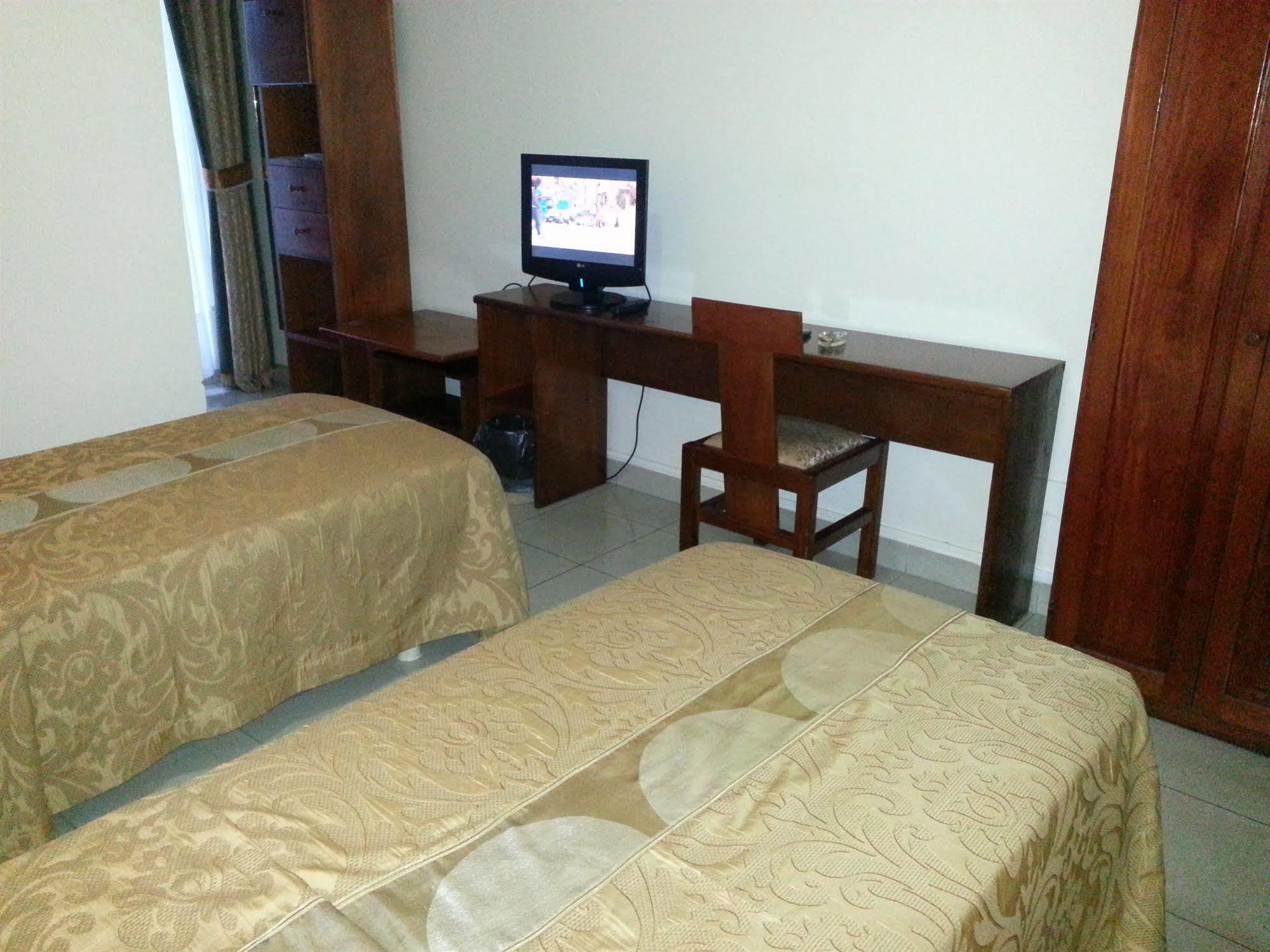 Bano Palace Hotel 두알라 외부 사진